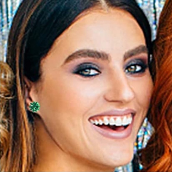 Green Christmas Bow Stud Earrings - Picture 7 of 15